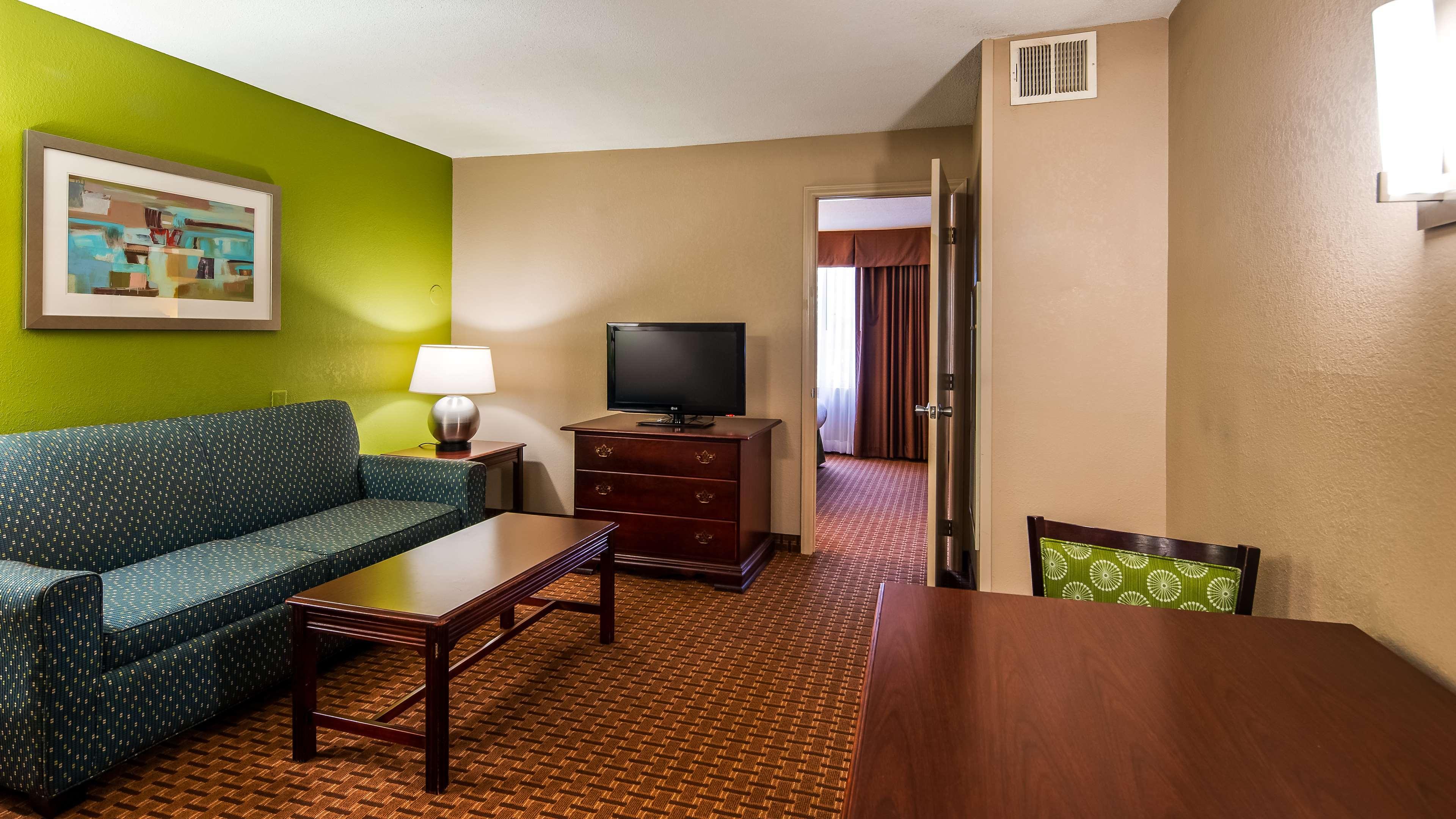 Surestay Plus Hotel By Best Western Raleigh North Downtown מראה חיצוני תמונה