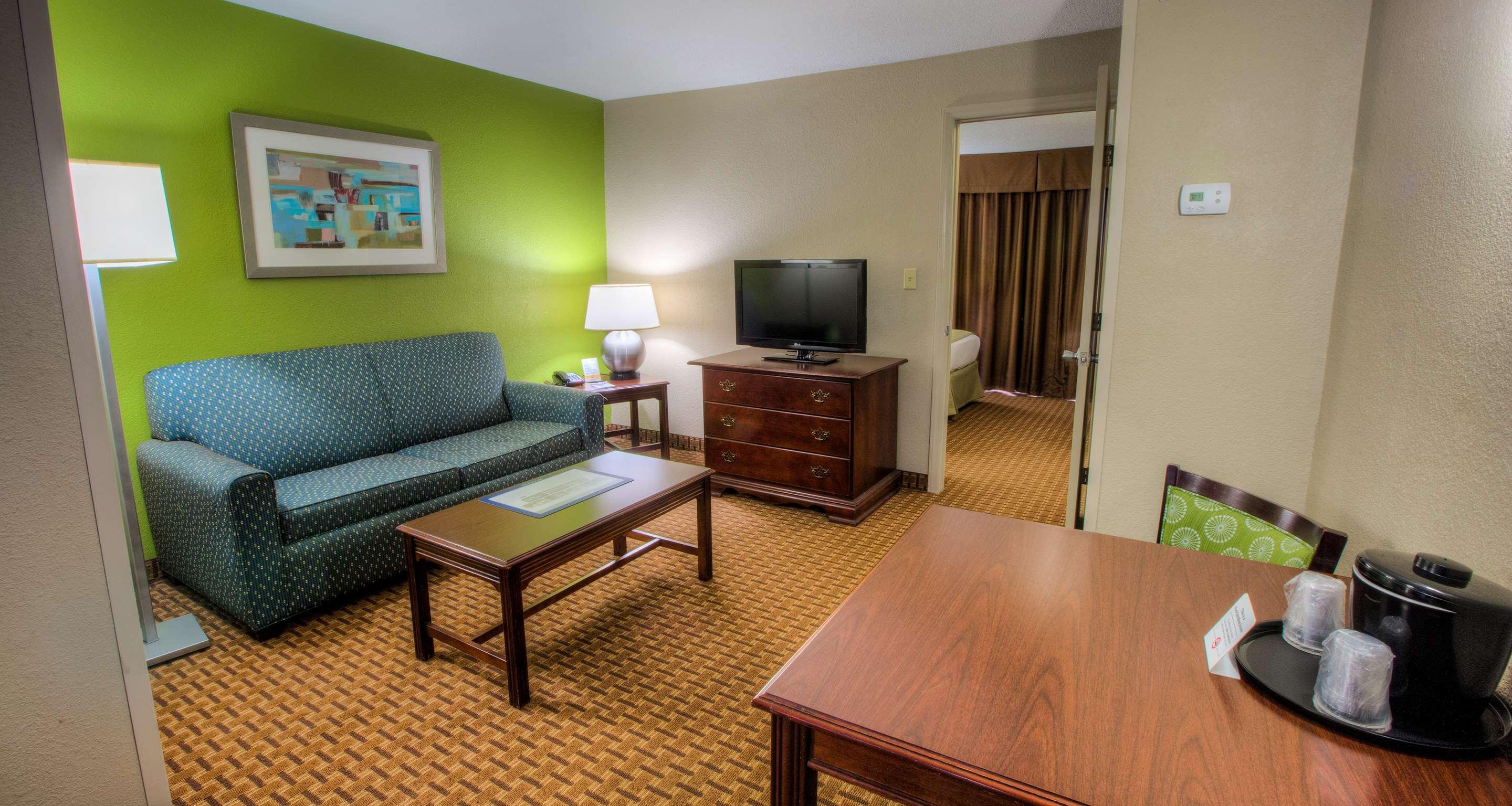 Surestay Plus Hotel By Best Western Raleigh North Downtown מראה חיצוני תמונה